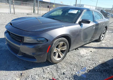 2016 Dodge Charger Sxt z USA, uszkodzony, nr VIN 2C3CDXHGXGH241635